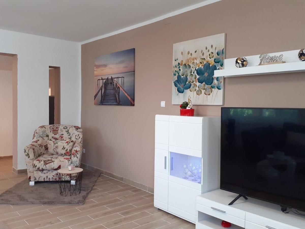 Apartment Hana With A Private Pool Malinska Exterior photo